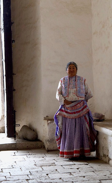 ペルーのマカ村のおばちゃん