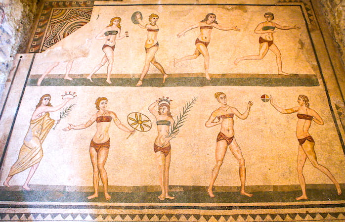 シチリア「カザーレ荘」の水着の女性たち画像