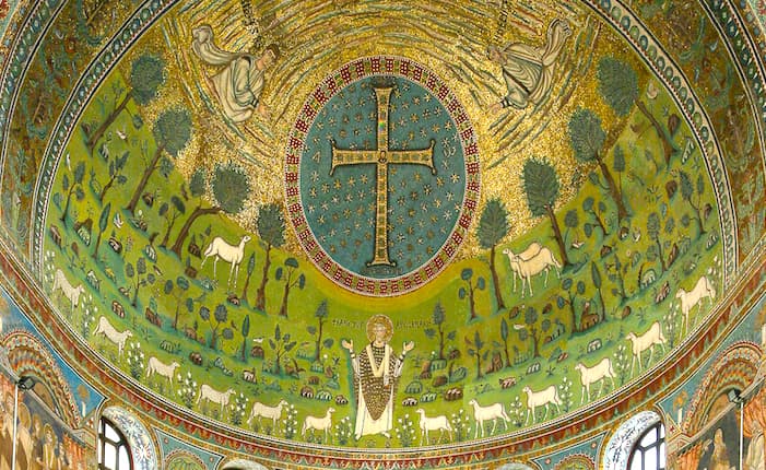 ラヴェンナのサンタポリナーレ・イン・クラッセ聖堂の祭壇画画像