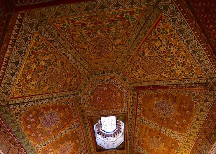 バヒア宮殿天井の布の装飾
